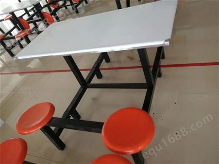 火锅店餐桌椅产品 家用实木餐桌椅