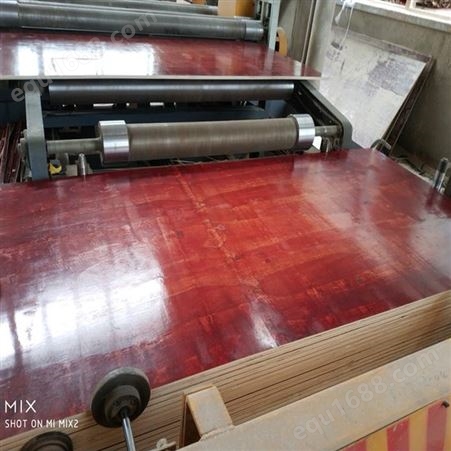 建筑模板 1830*915mm小红工地模板 荣优1.22*2.44大红色木板