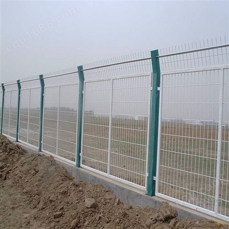 高速公路安全护栏 公路隔离网产品 批发公路护栏