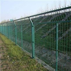 公路护栏多钱一米 高速公路中间护栏报价 菱形钢丝网