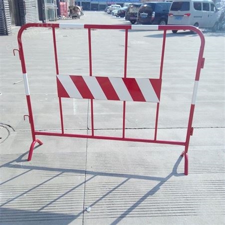 马路护栏价格 公路隔离栏厂家 工地施工围栏定制 市政道路隔离栏