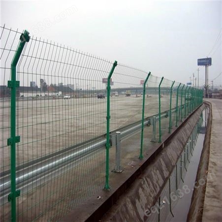 【围栏网】浸塑护栏网9*17cm铁丝网双边丝防护网